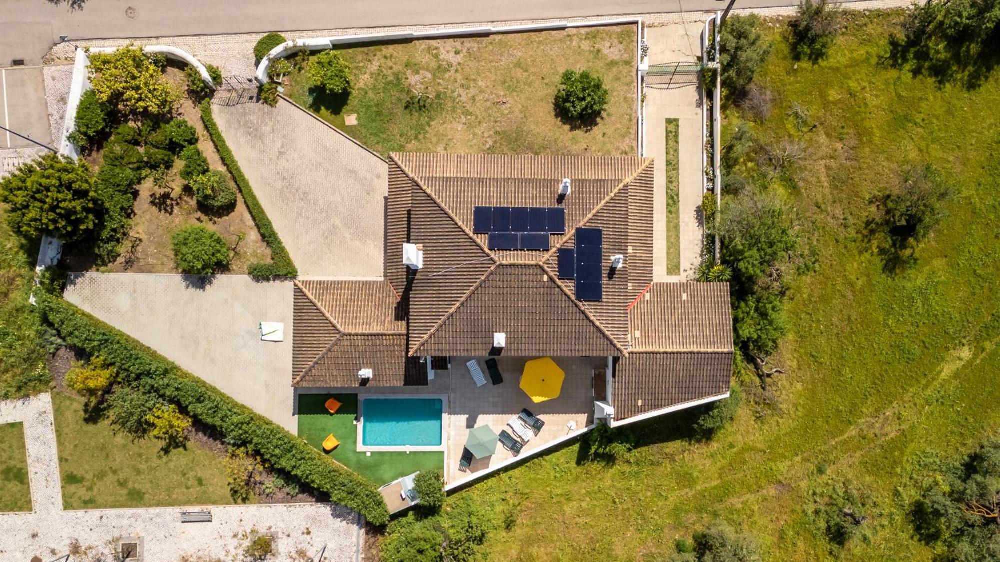Sunny & Calm 4 Bdr House W/ Pool By Lovelystay Santo Estevao  Экстерьер фото